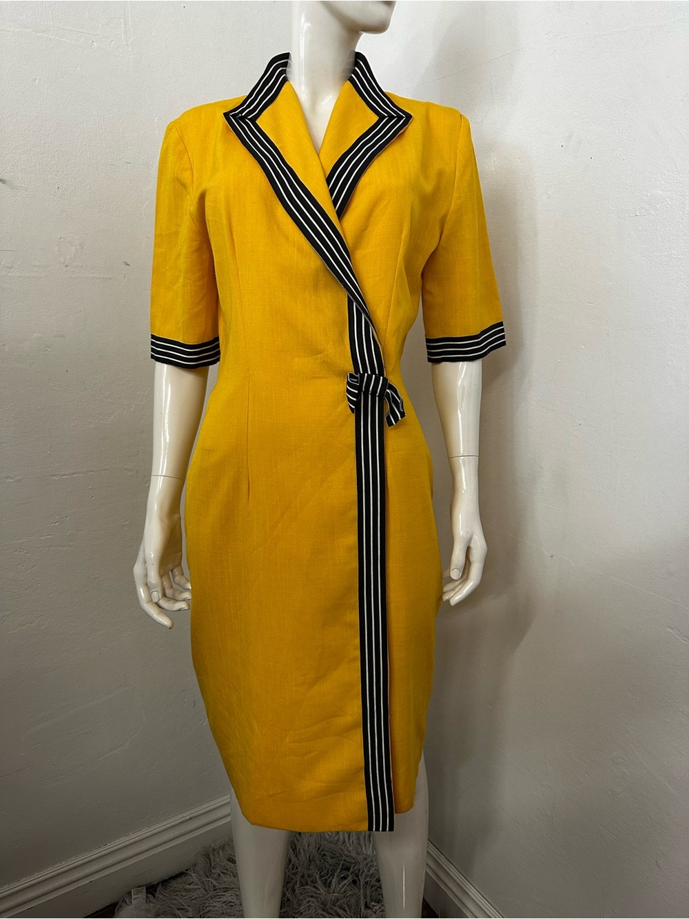 Caron Chicago vintage Yellow Wrap Sheath Dress with Black-Trim Collar